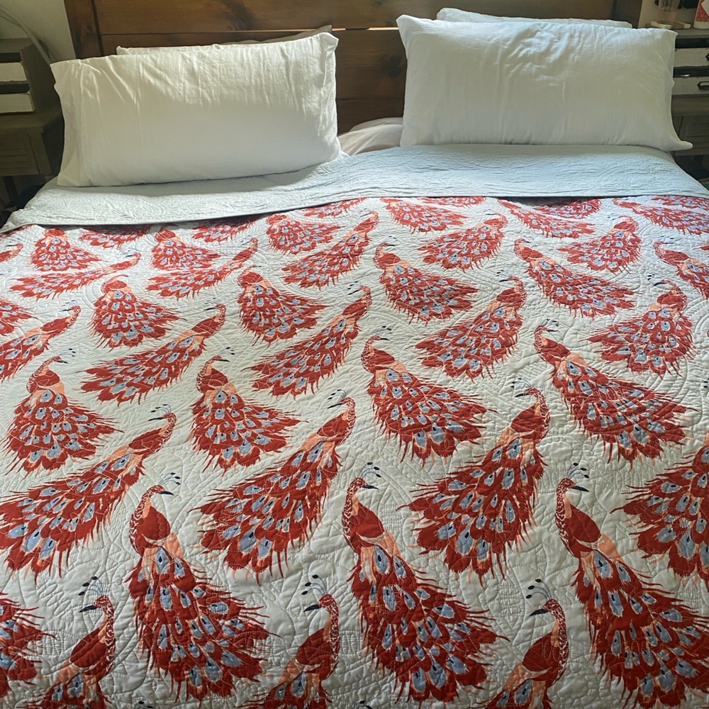Opalhouse King sized quilt with peacock design